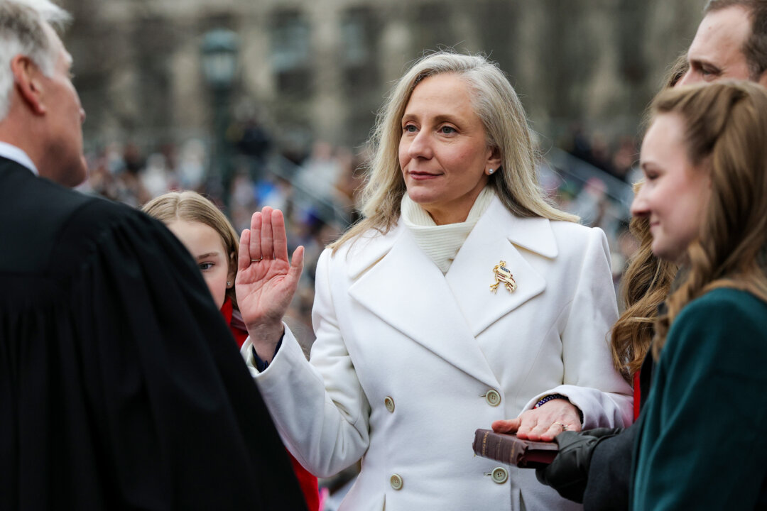 Virginia Gov. Spanberger Tapped to Deliver Democratic Response to Trump’s State of the Union