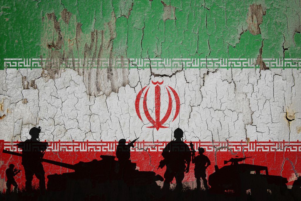 Polish Prime Minister Calls for Immediate Evacuation of Poles in Iran Amid ‘Very Real’ Risk of Armed Conflict