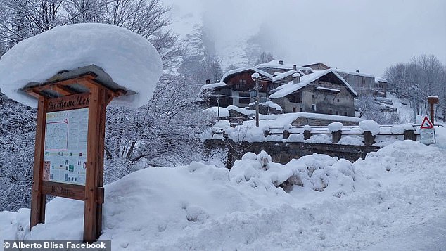 The Rochemolles section of Bardonecchia was evacuated due to heavy snowfall
