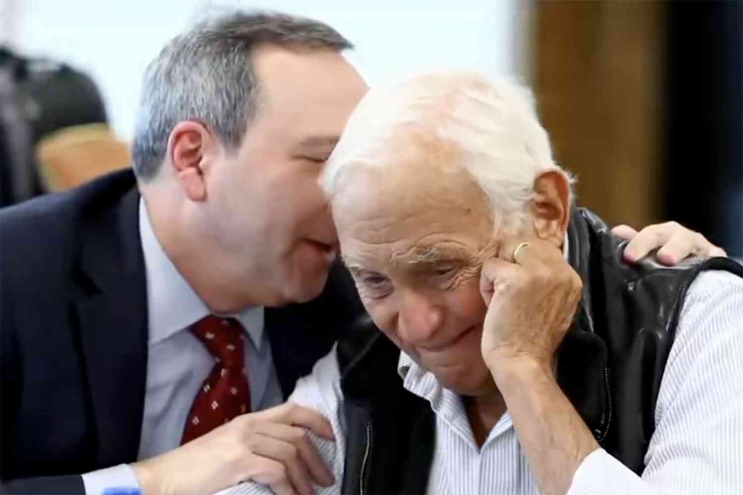 Les Wexner's lawyer says he'll kill him if he answers another Epstein question with "more than five words"