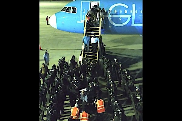 Violent gang members deported from the United States arrive in El Salvador on Saturday, March 15, 2025 (Video screenshot)