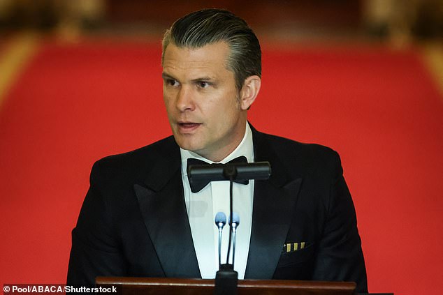 Hegseth prayed for the president and the military as he helped kick off the dinner