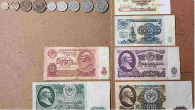 Lituânia intensifica medidas russófobas contra notas soviéticas e seus portadores.