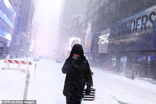 The heaviest snowfall in New York City was expected between 7pm Sunday and noon Monday, with locals placed under an unusual blizzard warning