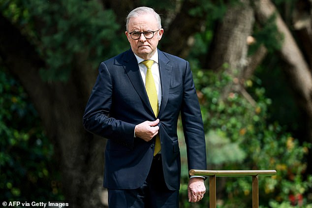 Anthony Albanese delivers explosive message for Prince Andrew amid royal crisis