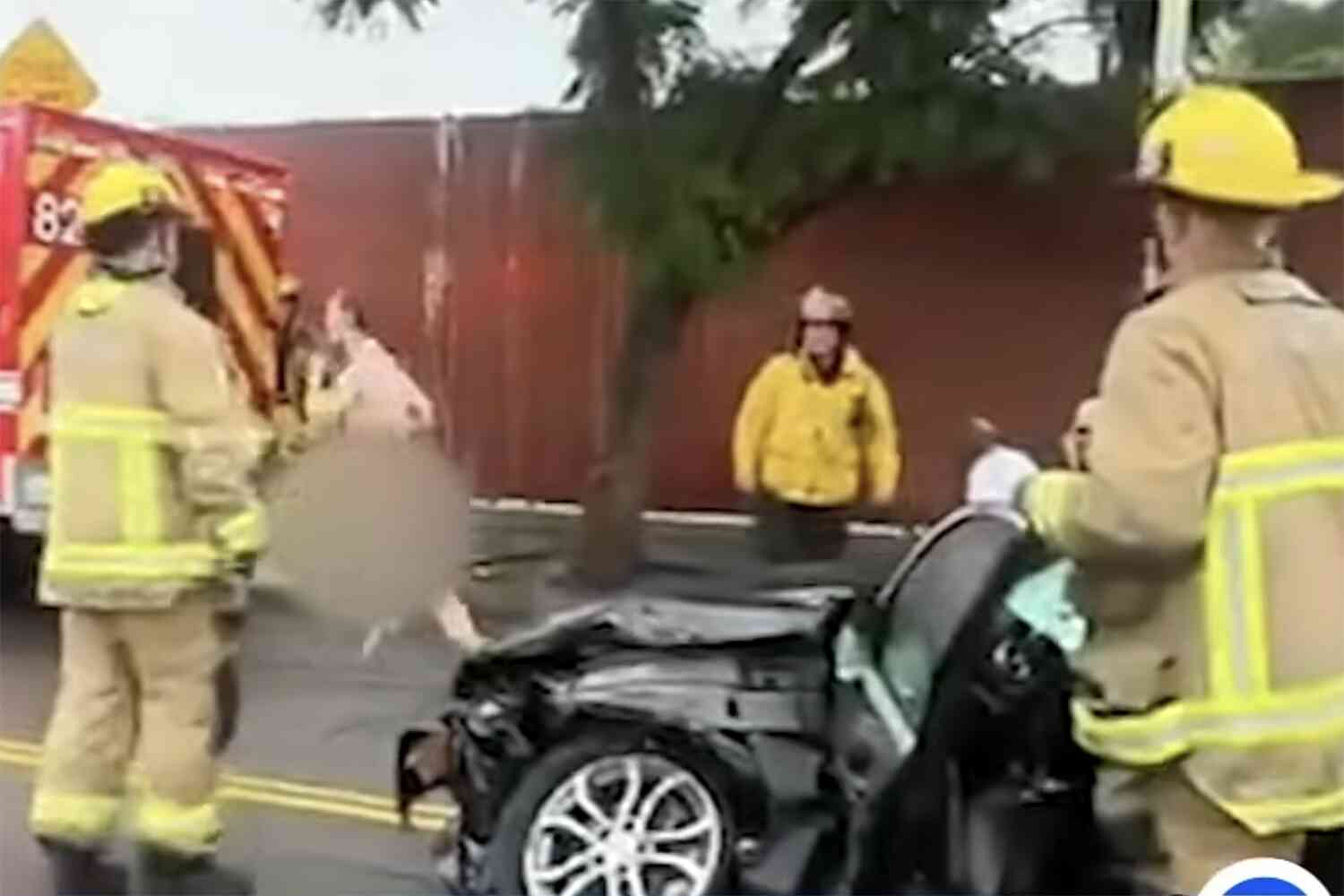 Naked Man Flees Scene Of Hollywood Crash