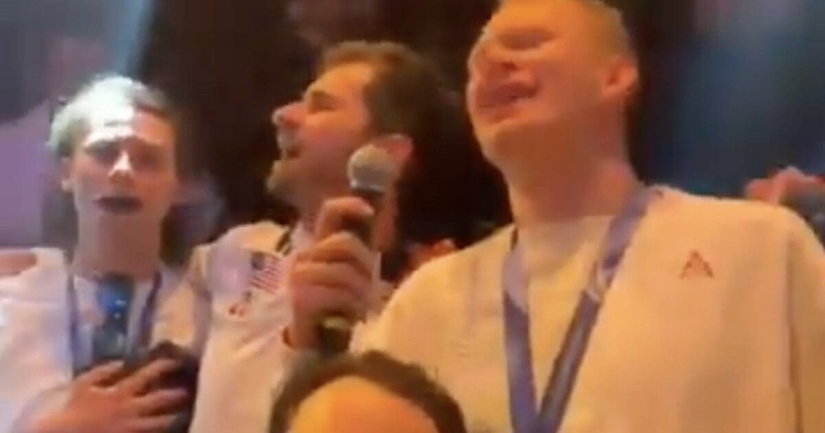 MUST SEE: US Hockey Team Just Sang The Best Version Of The National Anthem At 11Miami