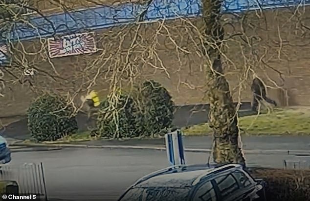 Jeff (right) is seen running after Mikulski (left) after the thief runs off with £20 of stolen goods