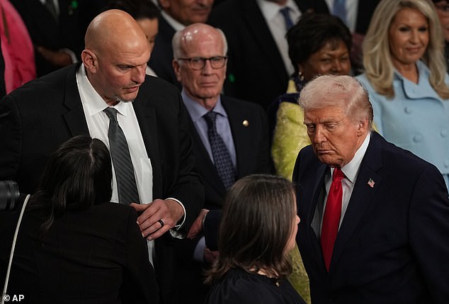 Republicans flock to Fetterman as great Democratic defector risks damning one-term fate