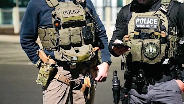 Executive order claims city has right to detain, investigate federal ICE officers