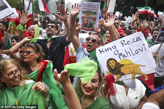 Hyde park was filled with cheering crowds on Sunday evening