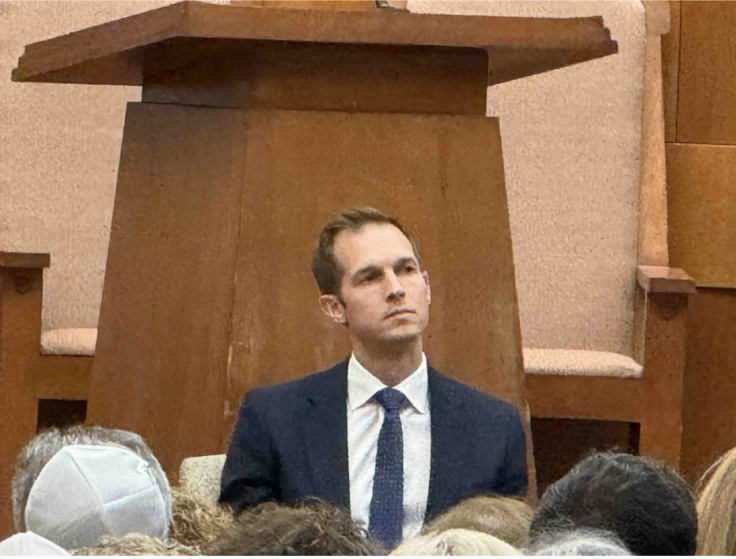 In Packed Synagogue, a Democrat Scrambles to Defend Vote Against Arms for Israel