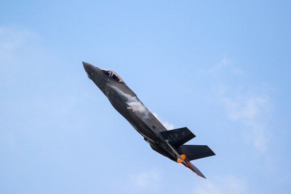 NEW: F-35 Fighter Jet Crashes