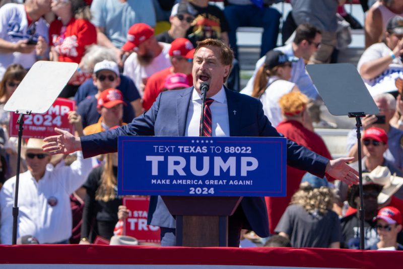 Trump urges Minnesotans to turn out for the ‘Pillow Man’ ahead of gubernatorial primary election