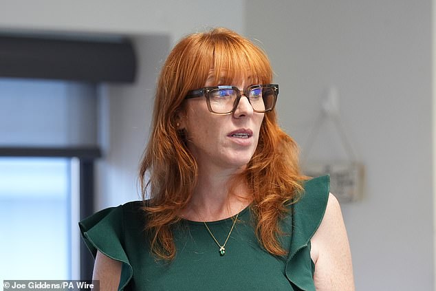 Labour 'is making it easier for travellers to set up new camps'