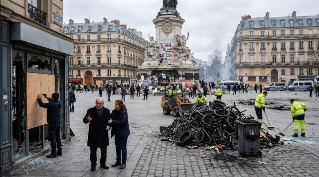 I Walked Through A ‘Peaceful’ French Protest. Hours Later The Same Street Was On Fire.