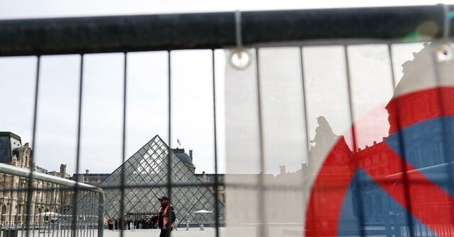 Paris Louvre Museum and Others to Close on Saturday in Anticipation of Violence