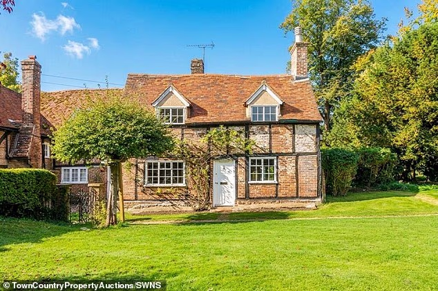 Picturesque cottage from Dawn French comedy Vicar of Dibley is on the market for £375,000