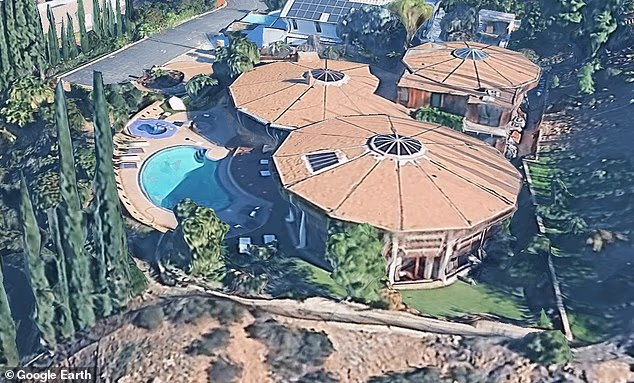 Clavicular rents a mansion in Encino for his 'Looksmaxxing Camp'