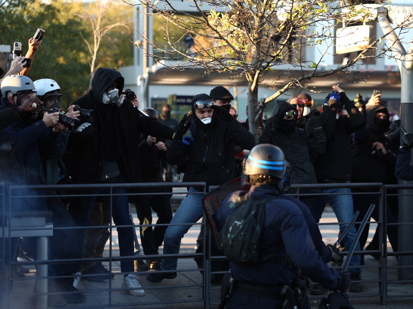 Far-Left Presidential Candidate Melenchon Leads Paris Protest as Police Warn of 'Insurrectional' Halloween Night