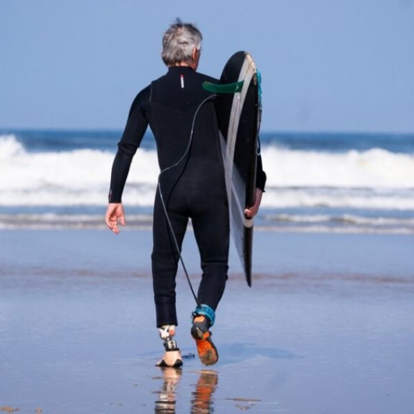 Surfer Conquers Biggest Waves in the World Despite Only Having One Leg