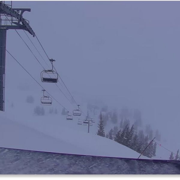 May snowstorm dumps 3 feet of snow at Snowbird ski resort in Utah